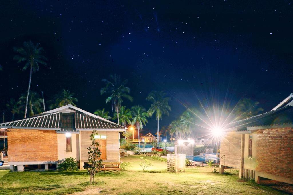 Sekepeng Penarek Kampung Penarik ภายนอก รูปภาพ